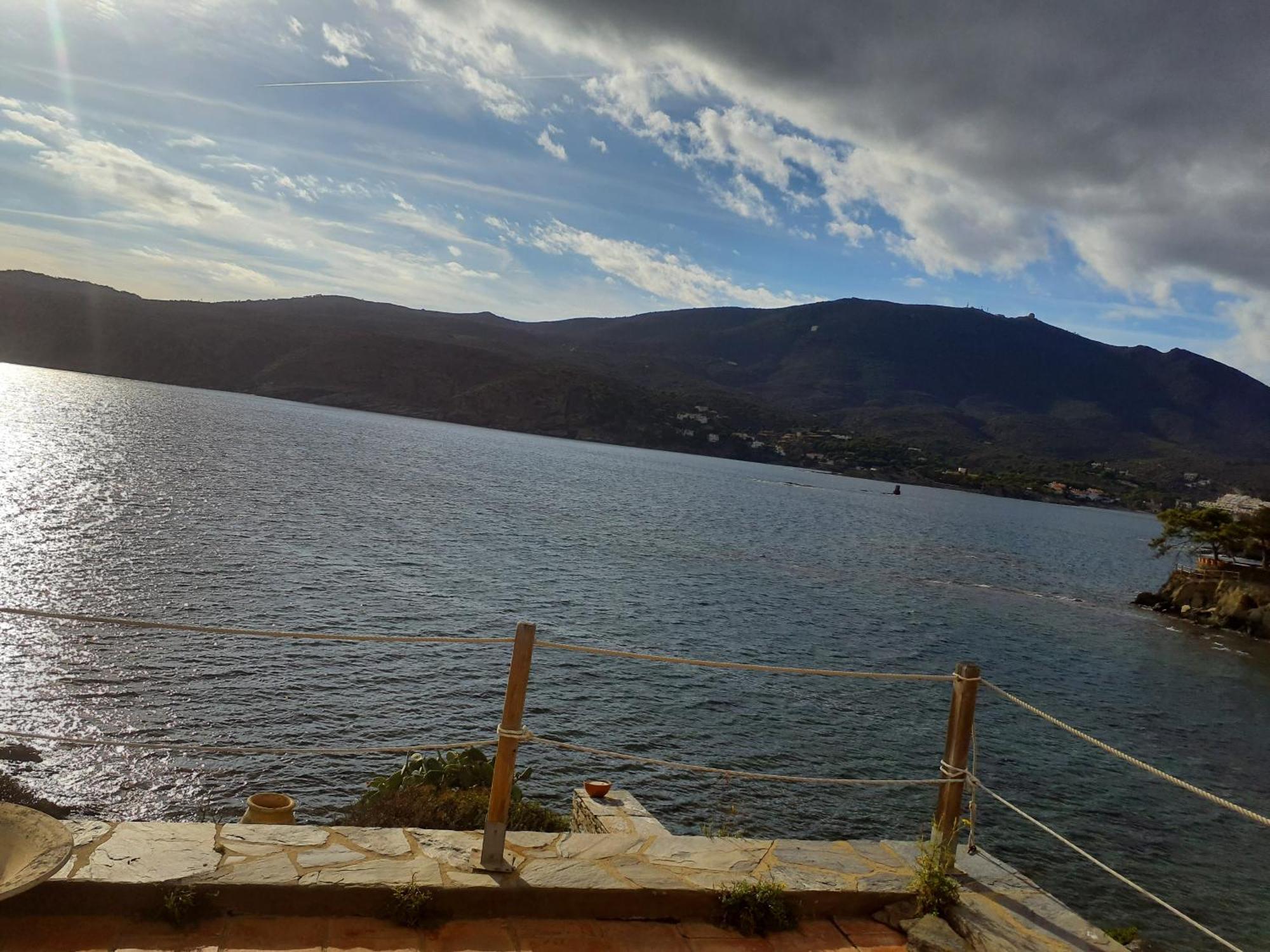 Isla Privada En Cadaques De Ensueno Con 11 Habitaciones Dobles Con Bano Privado Y Piscina Eksteriør bilde
